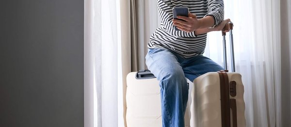 What are the best practices for selecting a holiday rental in Windsor close to the castle?