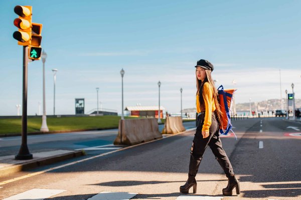 How can tourists enjoy a cost-effective visit to Windsor Castle?